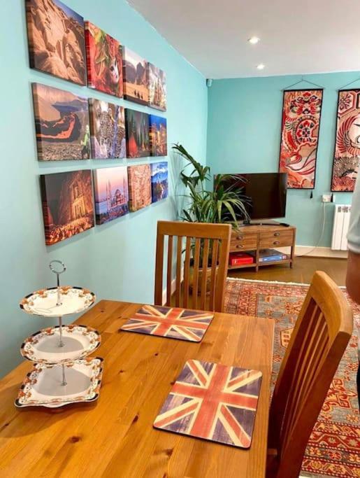 Traveller'S Rest - Cosy Cottage In Heart Of Wilton 솔즈베리 외부 사진